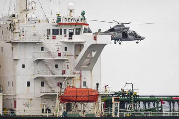 போலி கொடியுடன் வந்த ரஷ்ய எண்ணெய் கப்பல்: மத்திய தரைக்கடலில் சிறைப்பிடித்த பிரான்ஸ்