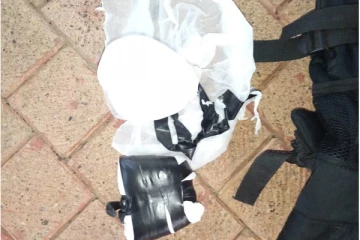 புகையிரதத்தில் உரிமை கோரப்படாத பயணப்பொதியில் இருந்து ஐஸ் போதைப்பொருள் மீட்பு! (Photos)