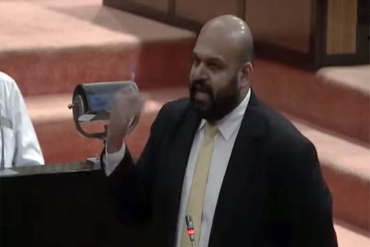 சபையிலிருந்து வெளியேற்றுவேன்; சாணக்கியன் மீது சீறி விழுந்த சபாநாயகர்; சபையில் அமளி துமளி! | Parliament I Will Expel You Speaker Warn Chanakyan