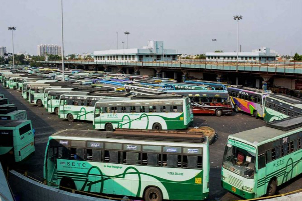 கிறிஸ்துமஸ் பண்டிகையையொட்டி சென்னையில் இருந்து 700 சிறப்பு பஸ்கள் இயக்கம் - தமிழ்நாடு