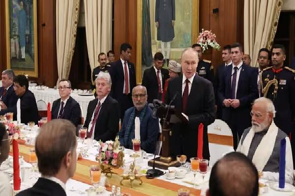 புடினின் இரவு விருந்துக்கு சசி தரூர் அழைப்பு; வெடித்த சர்ச்சை - காங்கிரஸ் எதிர்ப்பு | Putin Dinner Rashtrapati Bhav Tharoor In Rahul Out புடினின் இரவு விருந்துக்கு சசி தரூர் அழைப்பு; வெடித்த சர்ச்சை - காங்கிரஸ் எதிர்ப்பு | Putin Dinner Rashtrapati Bhav Tharoor In Rahul Out