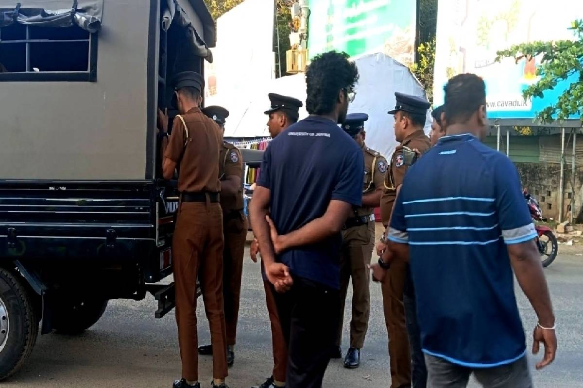 தியாக தீபம் திலீபனின் நினைவிடத்தில் அத்துமீறி நுழைந்து ஒலிபெருக்கி சாதனங்களை பிடுங்கி சென்ற பொலிஸார் | Police Seized Loudspeaker Equipment Thyaga Deepam