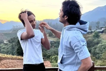 ஊட்டியில் இருக்கும் அப்பாவிடம் இந்த கேள்வியை கேட்டாரா மகன் யாத்ரா? ஆடிப்போன தனுஷ்