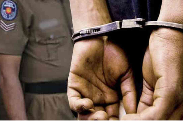 டுபாயில் தலைமறைவாகியிருந்து போதைப்பொருள் கடத்தும் பெண்ணின் உதவியாளர் கைது | Dubai Drug Smuggler S Aide Arrested டுபாயில் தலைமறைவாகியிருந்து போதைப்பொருள் கடத்தும் பெண்ணின் உதவியாளர் கைது | Dubai Drug Smuggler S Aide Arrested