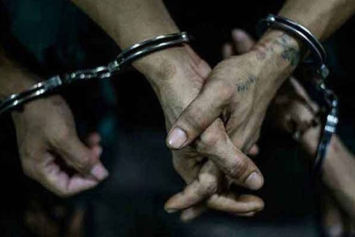 கும்பகோணத்தில் போலீஸாரின் கையை உடைத்த இரண்டு தவெகவினர் கைது | Two Arrested For Breaking Police Officers Hand