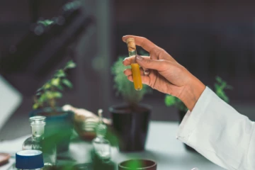 பிரான்சில் மாற்று மருத்துவ சிகிச்சை பெற்ற இருவர் மரணம்... என்ன சிகிச்சை எடுத்தார்கள் தெரியுமா?