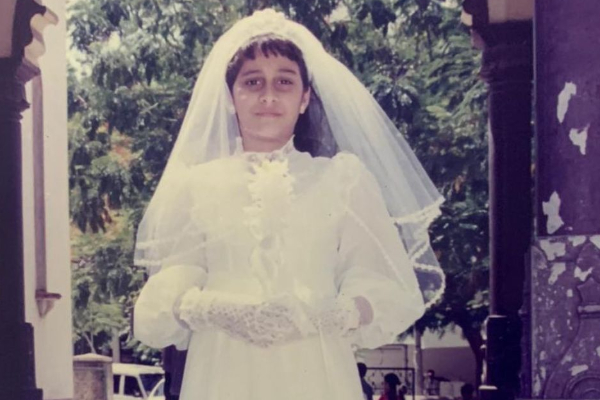 இந்த புகைப்படத்தில் உள்ள நடிகை சினிமாவிற்கு வந்து 20 வருடங்கள் ஆகிவிட்டது! யார் தெரியுமா | Popular Indian Actress Childhood Photo இந்த புகைப்படத்தில் உள்ள நடிகை சினிமாவிற்கு வந்து 20 வருடங்கள் ஆகிவிட்டது! யார் தெரியுமா | Popular Indian Actress Childhood Photo