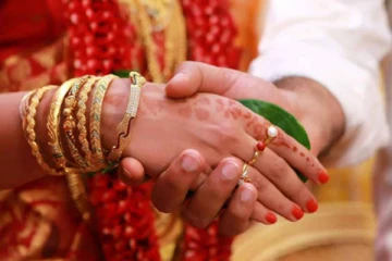 திருமணம் செய்வதாக மோசடி ; இளம்பெண்களின் அந்தரங்க வீடியோவுடன் சிக்கிய போலி தொழிலதிபர்