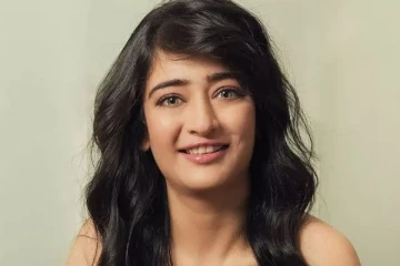 கிழிந்த ஆடையில் கமலின் இரண்டாவது மகள்! இது தேவையா? தீயாய் பரவும் புகைப்படம்