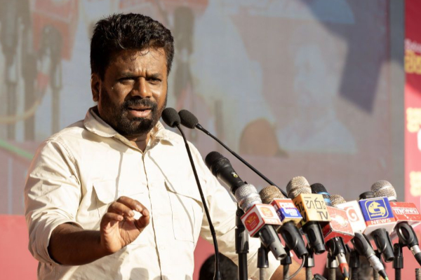 இறக்குமதி செய்யப்படும் வாகனங்களுக்கான வரி.. அதிகாரிகள் தொடர்பில் எழுந்துள்ள புதிய சர்ச்சை | 300 Vehicles Customs Taxes Triple Vehcile Import