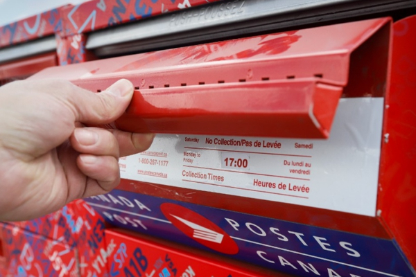 கனடாவில் அதிகரிக்கப்படவுள்ள தபால் கட்டணங்கள்...! - ஐபிசி தமிழ்