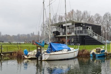 லண்டன் தேம்ஸ் நதியில் சடலமாக மீட்கப்பட்ட இலங்கை இளைஞன்