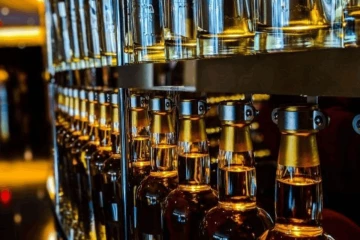 බදු පැහැර හැරි මත්පැන් සමාගම්වලට එරෙහිව නඩු පැවරේ