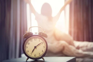 காலையில் எழுந்ததும் இந்த விஷயங்களை செஞ்சிராதீங்க.. மோசமான தீங்கு விளைவிக்கும்!