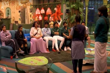 பள்ளி சீருடையுடன் பிக் பாஸ் வீட்டிற்குள் வந்த பெண்... யார் இவர்னு தெரியுமா?