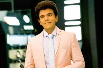 புதிய லுக்கில் கலக்கும் லெஜண்ட் சரவணன்!.. வீடியோ வைரல்