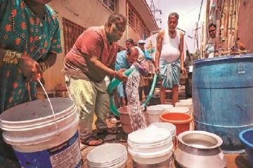 குடிநீரை வீணாக்கிய 112 பேருக்கு ரூ.5.60 லட்சம் அபராதம் - பெங்களூரை விரட்டும் கொடுமை!