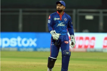 டி20 கிரிக்கெட்டில் புதிய சாதனை படைத்த ரிஷாப் பண்ட்!