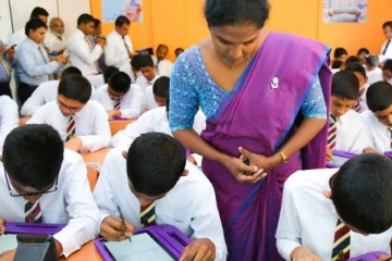 100 பாடசாலைகளில் AI தொடர்பான கல்வி முறைமை