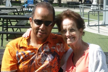 தடுப்பூசி கலப்பு... தாயாரின் இறுதிச்சடங்கை தவறவிட்டு கதறிய ஒன்ராறியோ நபர்