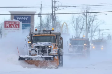 கடும் பனிப்புயலால் திண்டாடும் அமெரிக்கா! 30 பேர் பலி