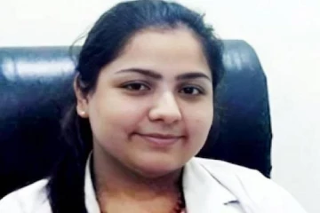 முடி மாற்று அறுவை சிகிச்சை செய்த பல் மருத்துவர்.., இருவர் உயிரிழந்ததால் தலைமறைவு