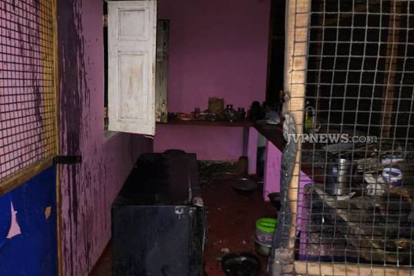 யாழில் இரவு பயங்கரம்... 20க்கும் அதிகமான மோட்டார் சைக்கிளில் வந்த வன்முறை கும்பல்! | Jaffna Achchuveli Violence Attack Violent Mob