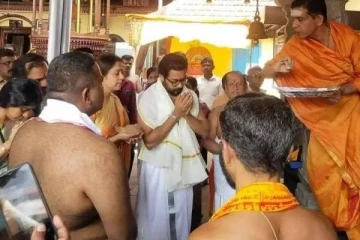 மனைவியுடன் சூர்யா எங்கு சென்றுள்ளார் பாருங்க.. வைரல் புகைப்படம்