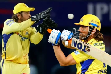 7000 ஓட்டங்கள், 100 சிக்ஸர்கள்., 4 மெகா சாதனைகளைப் படைத்த எம்எஸ் தோனி