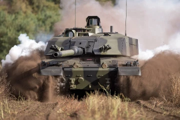 உக்ரைனில் வந்து இறங்கிய பிரித்தானியாவின் டாங்கிகள்!