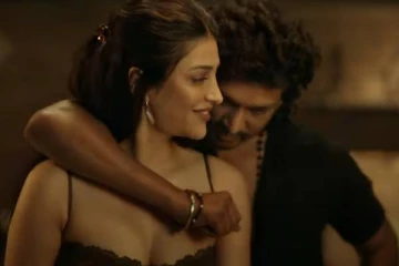 கமல் மகள் ஸ்ருதியுடன் அந்த காட்சியில்!! அதிர்ச்சி கொடுத்த இயக்குனர் லோகேஷ் கனகராஜ்..