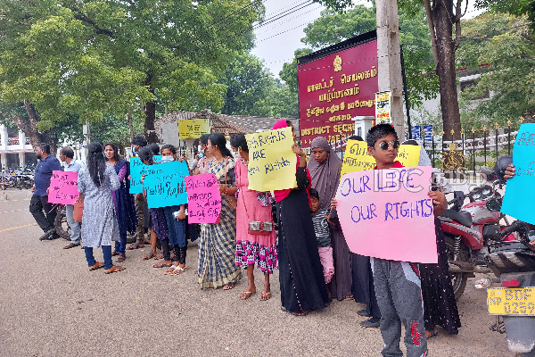 உயிர்காக்கும் மருந்துகள் மற்றும் மருத்துவ சாதனங்கள் கோரி தமிழர் தாயகத்தில் போராட்டம்! | Jaffna District Secretary Protest Northern Peoples