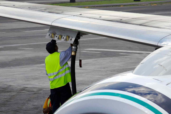 எரிபொருளை இறக்குமதி செய்ய  தனியார் துறைக்கு அனுமதி | Permission To The Private Sector To Import Fuel