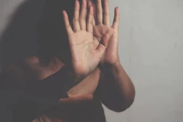 சிறுமிக்கு ஹோட்டலில் பாலியல் வன்கொடுமை - 10 கிலோ உப்பைக் கொட்டி உடலை புதைத்த உறவினர்!