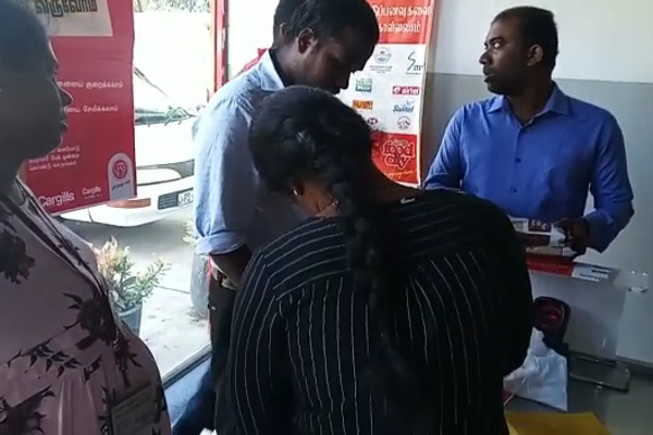 யாழில் பாவனையாளர் அலுவல்கள் அதிகார சபையினரால் விசேட சோதனை நடவடிக்கை முன்னெடுப்பு (Photos) | Special Operation Consumer Authority In Jaffna