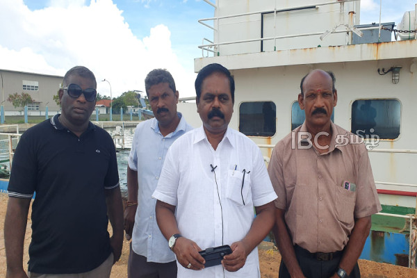 பயன்படுத்த முடியாத நிலையில் எழுதாரகை படகு :நேரடியாக சென்று பார்வையிட்ட சிறிதரன் எம்.பி | Mp Siritharan Visited The Unusable Boat