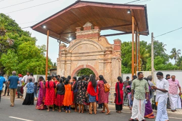 யாழில் விமர்சையாக திறந்துவைக்கப்பட்ட சங்கிலியன் தோரண வாயில் (Photos)