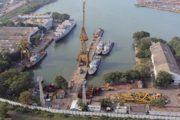 இந்தியாவில் கப்பலில் இருந்து தவறி விழுந்த இலங்கையர் உயிரிழப்பு | Sri Lankan Falls Off Ship In India