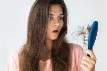 முடி கொத்து கொத்தா கொட்டுதா? ஒரே ஒரு வாரம் இந்த ஒரு சீரத்தை யூஸ் பண்ணாலே போதும்