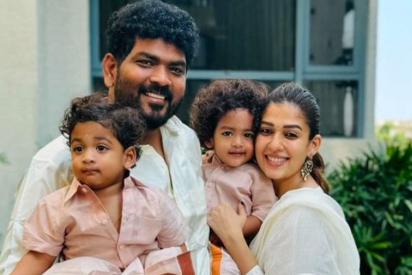 மகன்களை ஆட்டோவில் கூட்டி சென்ற நயன்தாரா! வைரலான வீடியோ | Nayanthara Takes Auto Ride With Sons மகன்களை ஆட்டோவில் கூட்டி சென்ற நயன்தாரா! வைரலான வீடியோ | Nayanthara Takes Auto Ride With Sons