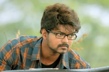 உருகிஉருகி காதலித்து இரண்டாம் தாரமான நடிகை!! காசுக்காக கழட்டிவிட்ட விஜய் பட நடிகர்..