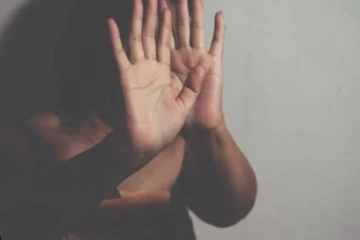 තම බාලවයස්කාර දියණිය දූෂණය කොට ගැබිණියක් කල පාපතර පියාට අධිකරණයෙන් ලැබුනු තීන්දුව..