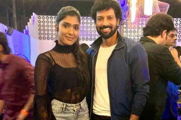 குக் வித் கோமாளி சந்தோஷை காதலிக்கிறேனா? பிகில் காயத்ரி ரெட்டி கொடுத்த விளக்கம்