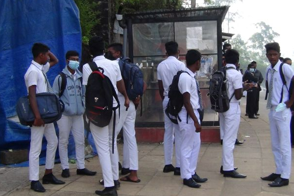 நாடளாவிய ரீதியில் அதிபர்கள் - ஆசிரியர்கள் பணி பகிஷ்கரிப்பு: கல்வி நடவடிக்கைகள் பாதிப்பு | Island Wide Principals Teachers Strike