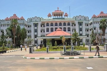 இலங்கையில் கைது செய்யப்பட்ட இந்திய மீனவர்கள்!சென்னை உயர்நீதிமன்ற மதுரைக்கிளையில் மனுத்தாக்கல்