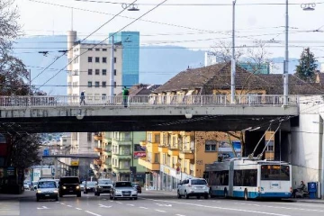 வீட்டில் முடங்கிய லட்சம் மக்கள்... ஸ்தம்பிக்கும் சுவிட்சர்லாந்து
