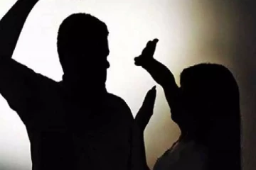 யாழில் திருடனை தப்பவிட்ட மனைவியை நையப்புடைத்த கணவன்!
