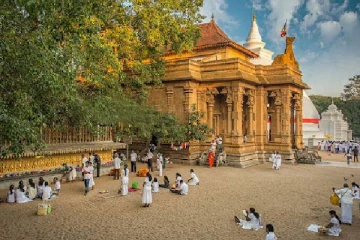 கொரோனா அச்சம்; இலங்கையின் முக்கிய வணக்கஸ்தலத்திற்கும் பூட்டு