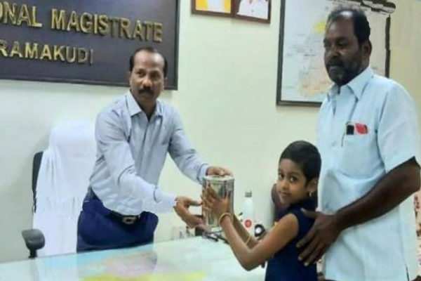சைக்கிள் வாங்க சேமித்து வைத்திருந்த பணத்தை இலங்கைக்கு வழங்கிய சிறுமி! | Sri Lanka Crisis Money Sent Ramanathapuram Student