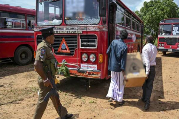 பயணிகள் பேருந்தை மதுபோதையில் செலுத்திய இலங்கை போக்குவரத்து சபையின் சாரதி | Driver Drove Passenger Bus Under Influence Alcohol